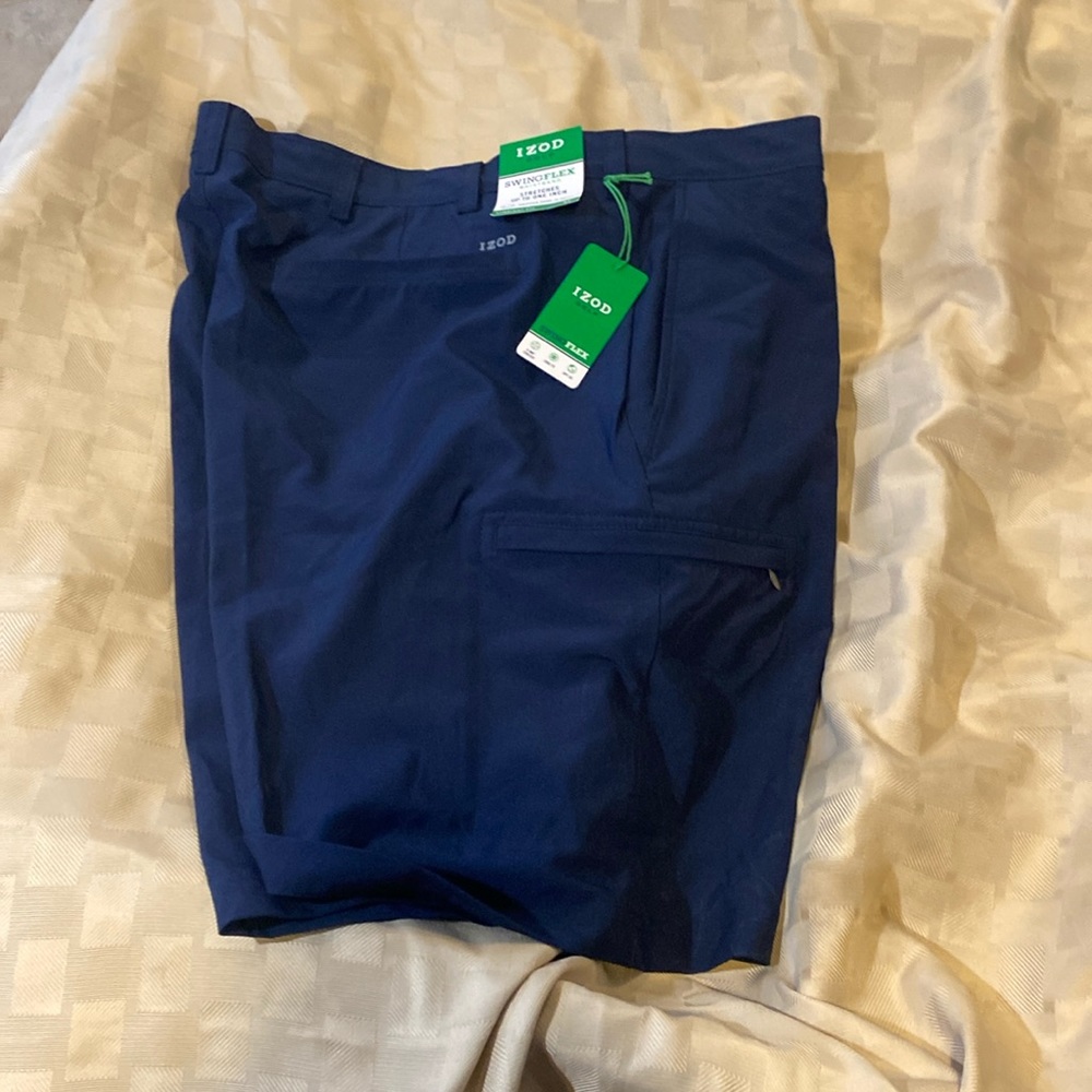 Izod Cargo Blue golf shorts. Waist 42